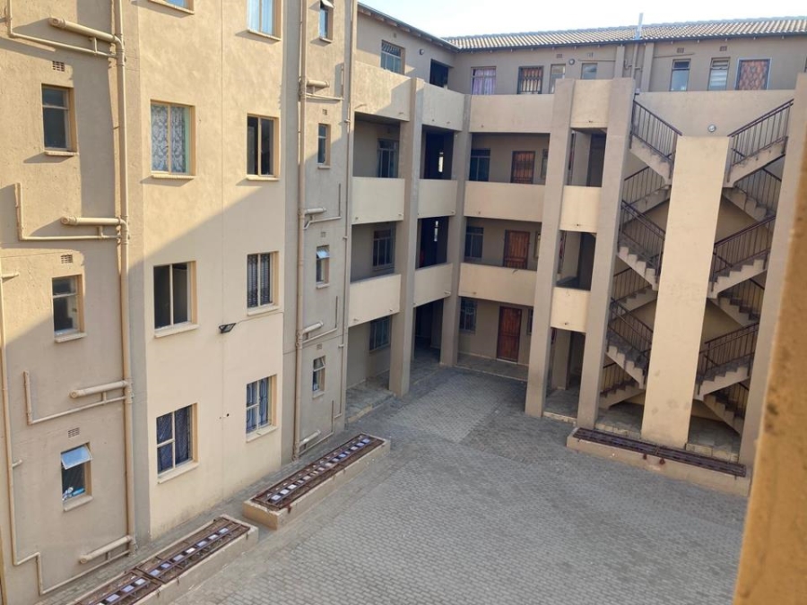 2 Bedroom Property for Sale in Fleurhof Gauteng