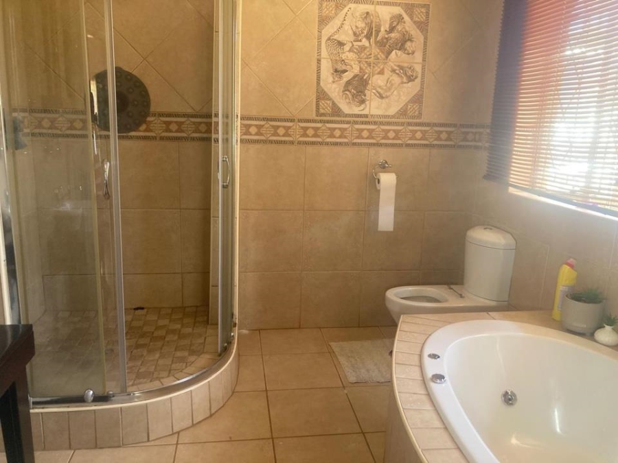 6 Bedroom Property for Sale in Westonaria Gauteng