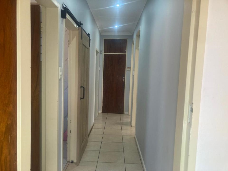 6 Bedroom Property for Sale in Westonaria Gauteng