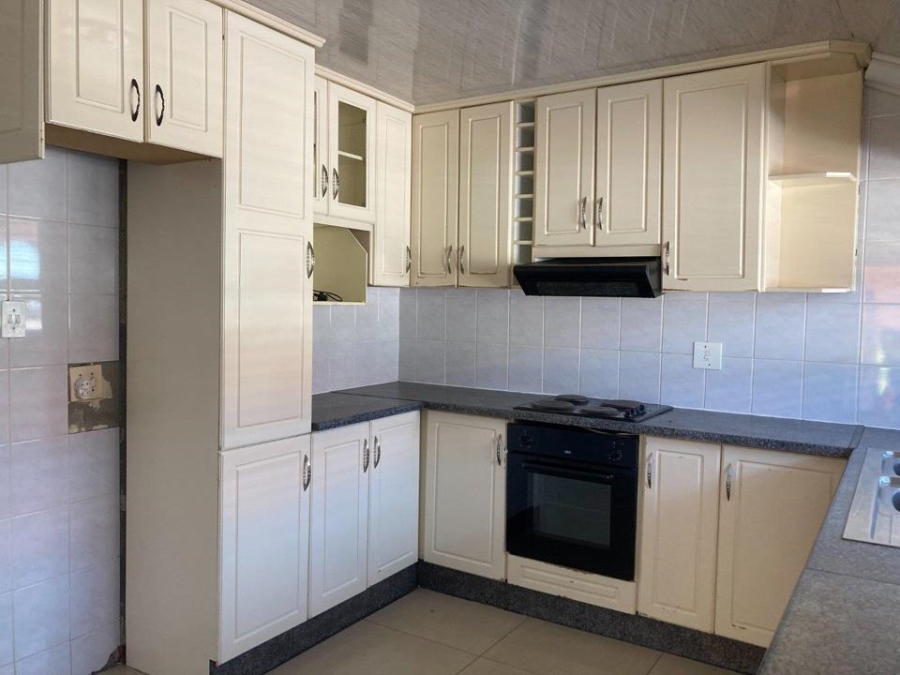 3 Bedroom Property for Sale in Roodepoort Gauteng