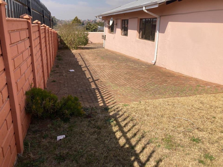 3 Bedroom Property for Sale in Roodepoort Gauteng