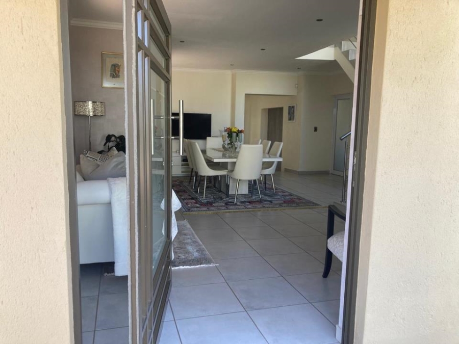 5 Bedroom Property for Sale in Pinehaven Gauteng