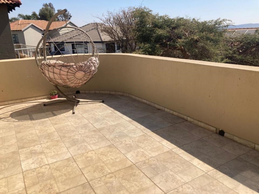 5 Bedroom Property for Sale in Pinehaven Gauteng