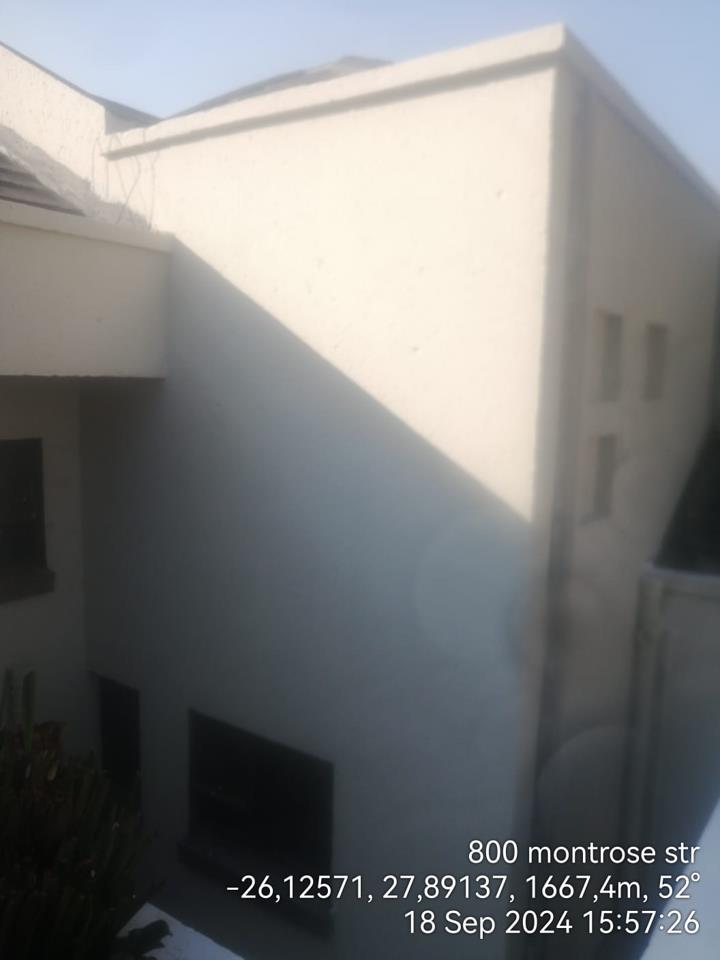 5 Bedroom Property for Sale in Little Falls Gauteng