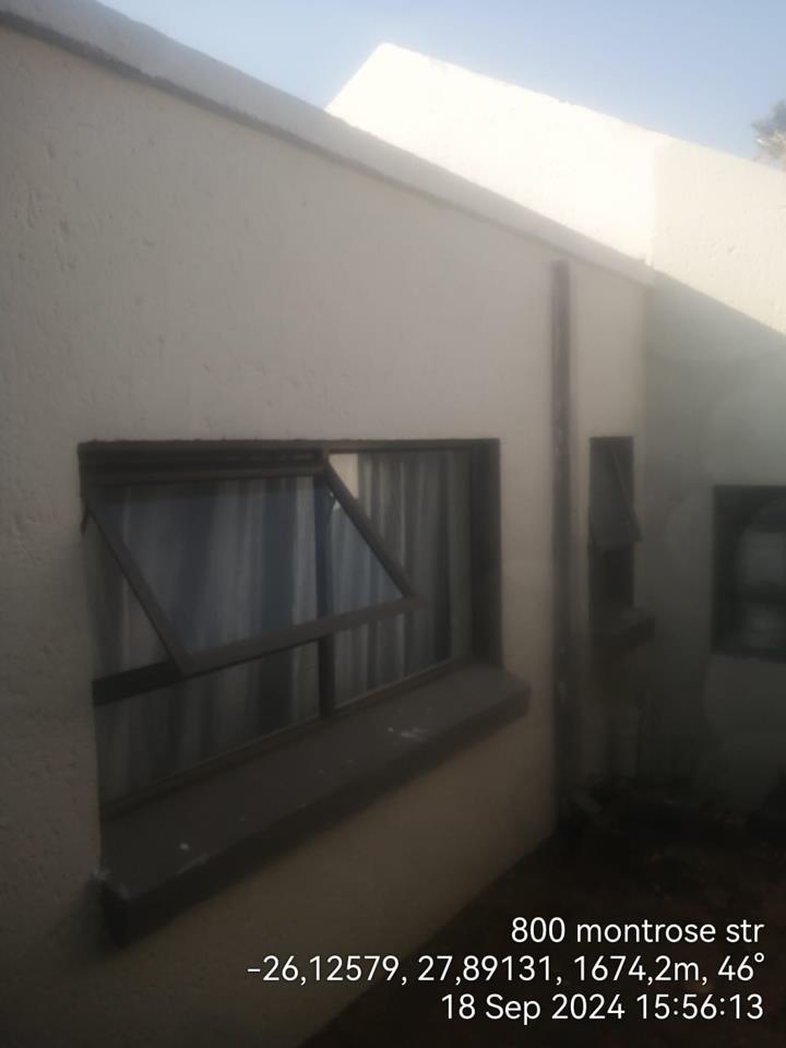 5 Bedroom Property for Sale in Little Falls Gauteng