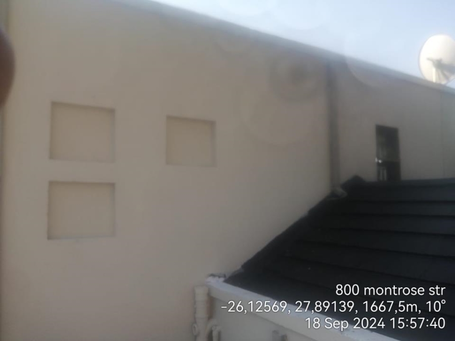 5 Bedroom Property for Sale in Little Falls Gauteng