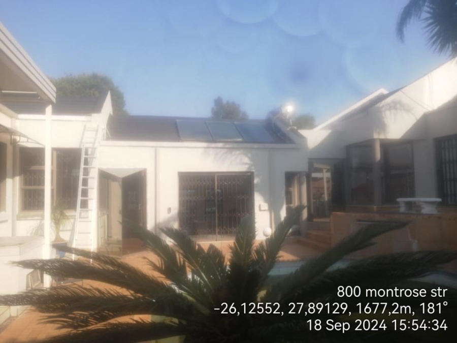 5 Bedroom Property for Sale in Little Falls Gauteng