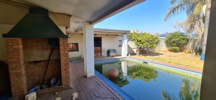 5 Bedroom Property for Sale in Silverfields Gauteng