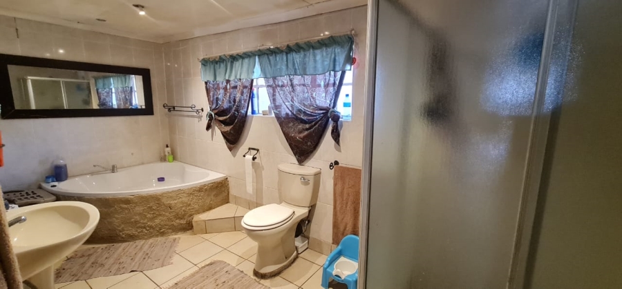 5 Bedroom Property for Sale in Silverfields Gauteng