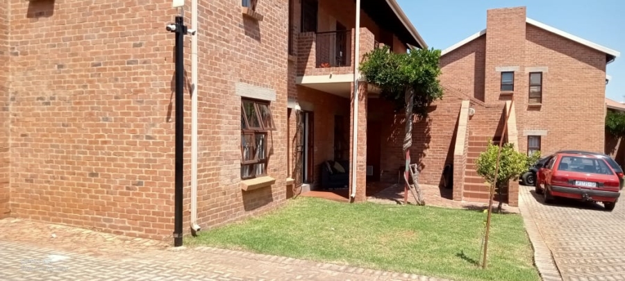 3 Bedroom Property for Sale in Amorosa Gauteng