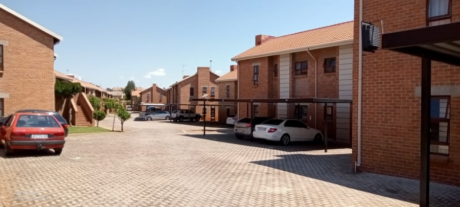 3 Bedroom Property for Sale in Amorosa Gauteng