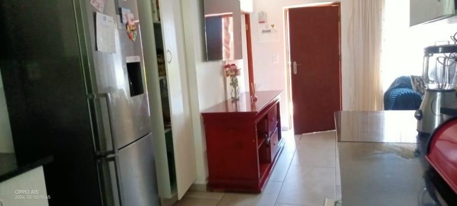 3 Bedroom Property for Sale in Amorosa Gauteng