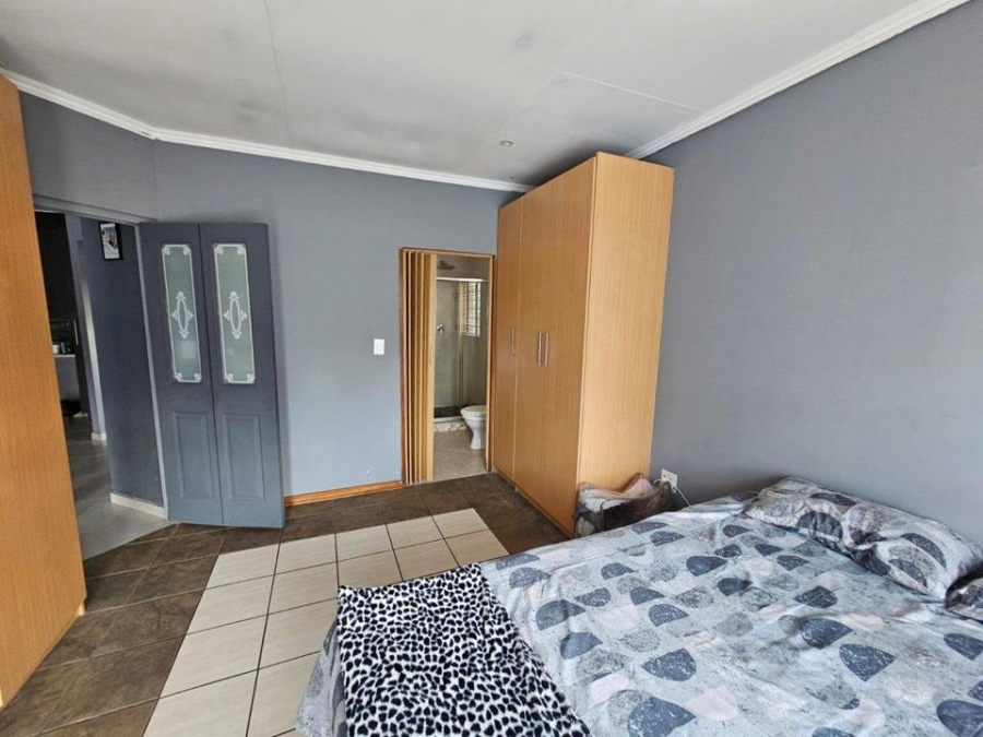 7 Bedroom Property for Sale in Witfield Gauteng