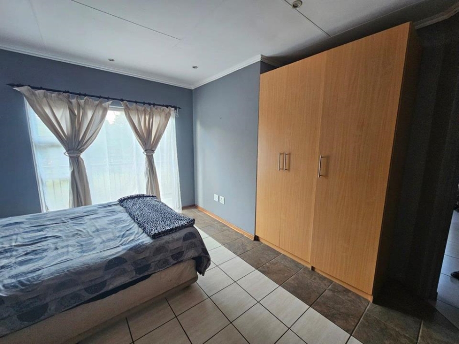 7 Bedroom Property for Sale in Witfield Gauteng