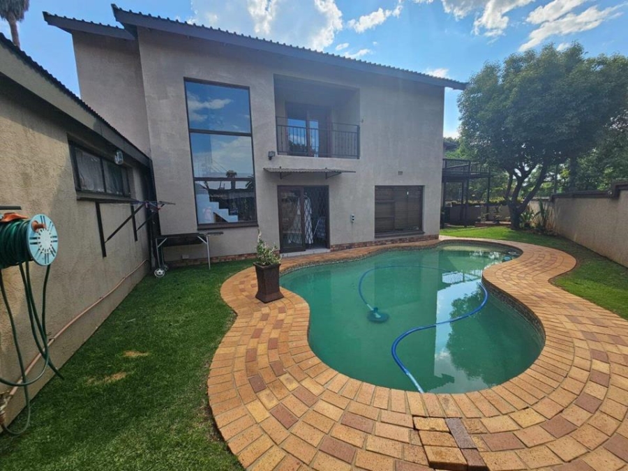 7 Bedroom Property for Sale in Witfield Gauteng