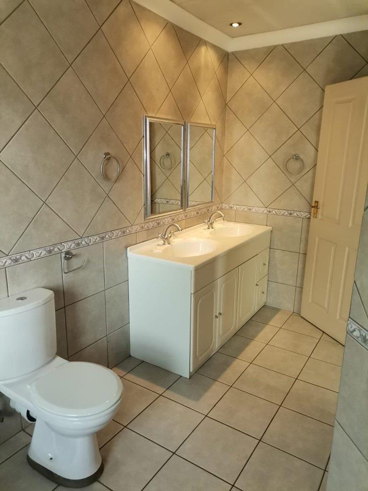 7 Bedroom Property for Sale in Witfield Gauteng