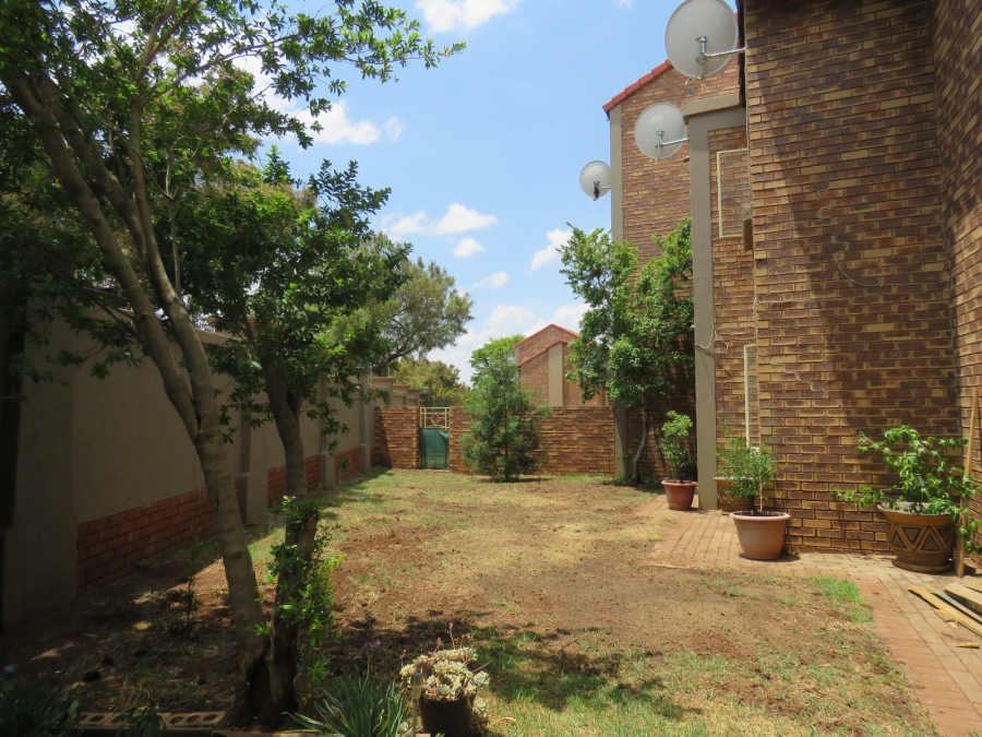 2 Bedroom Property for Sale in Eco Park Gauteng