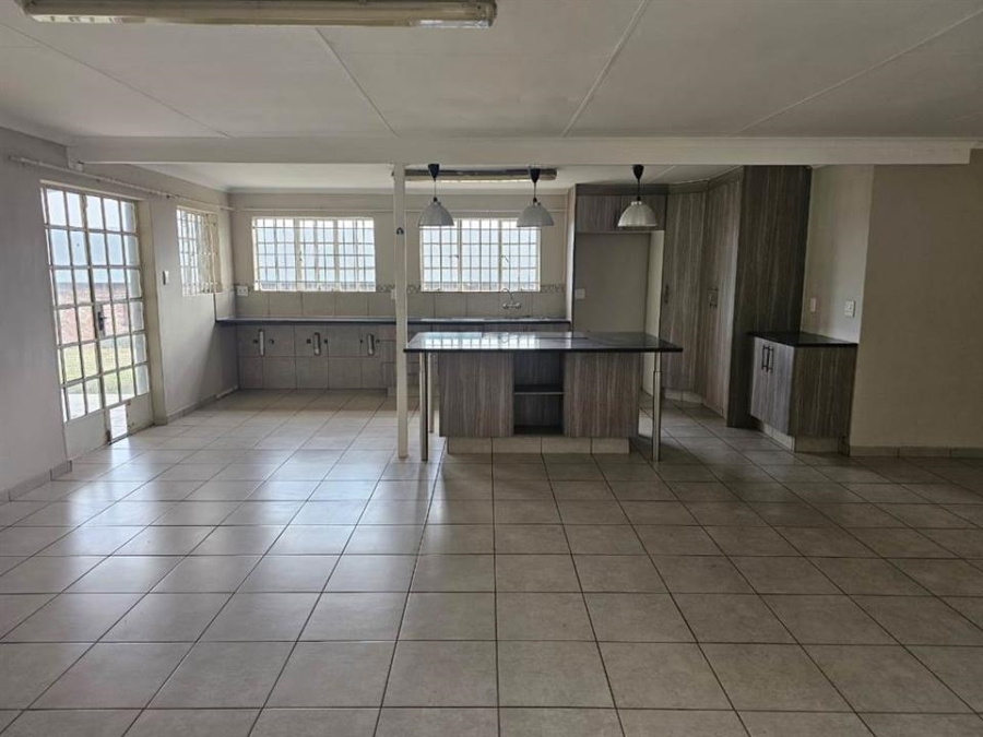 To Let 4 Bedroom Property for Rent in Blue Hills Gauteng