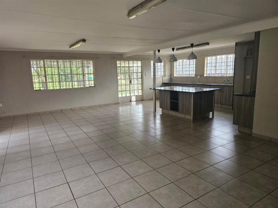 To Let 4 Bedroom Property for Rent in Blue Hills Gauteng