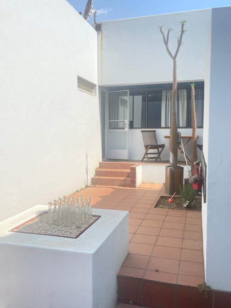 To Let 2 Bedroom Property for Rent in Brummeria Gauteng