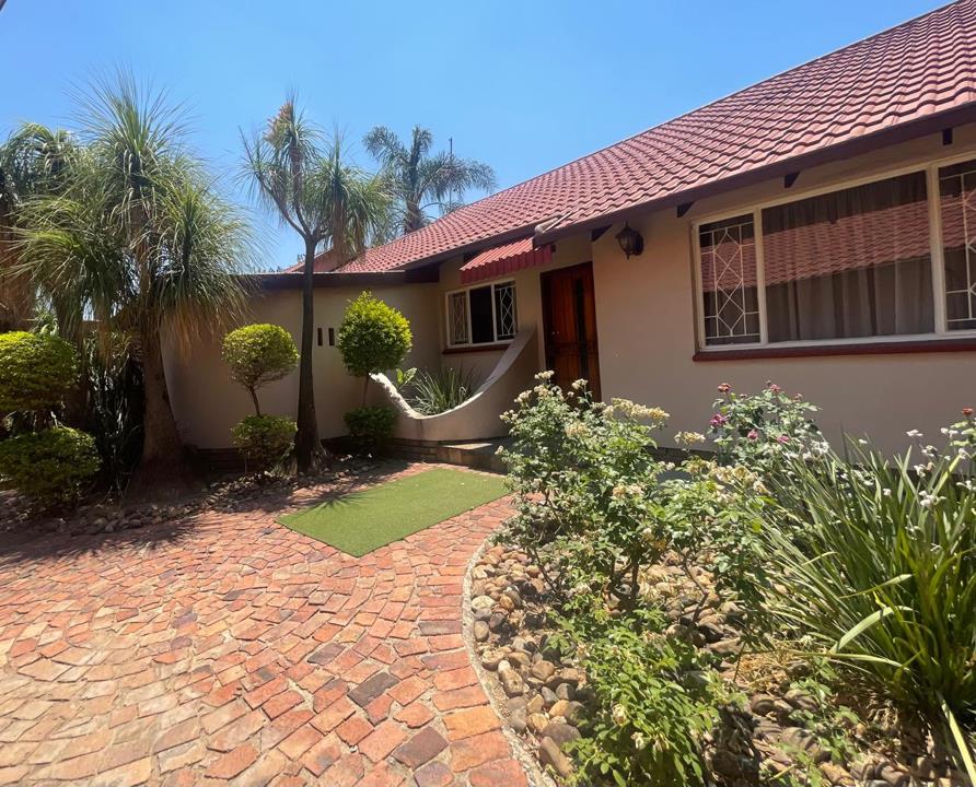 4 Bedroom Property for Sale in Fourways Gauteng