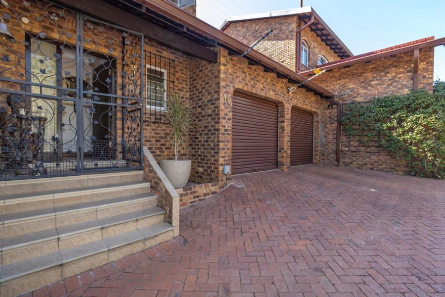 3 Bedroom Property for Sale in Bryanston Gauteng