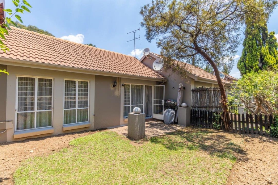 2 Bedroom Property for Sale in Douglasdale Gauteng