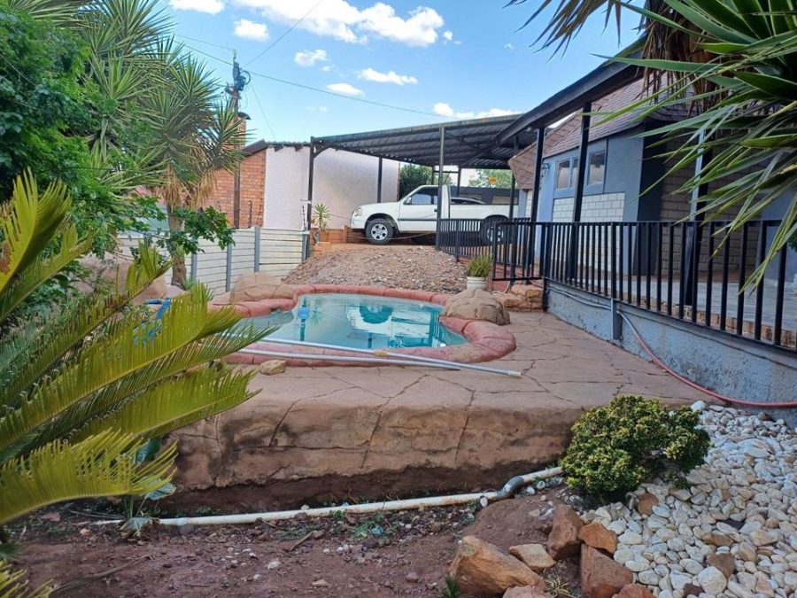 4 Bedroom Property for Sale in Noordkruin Gauteng