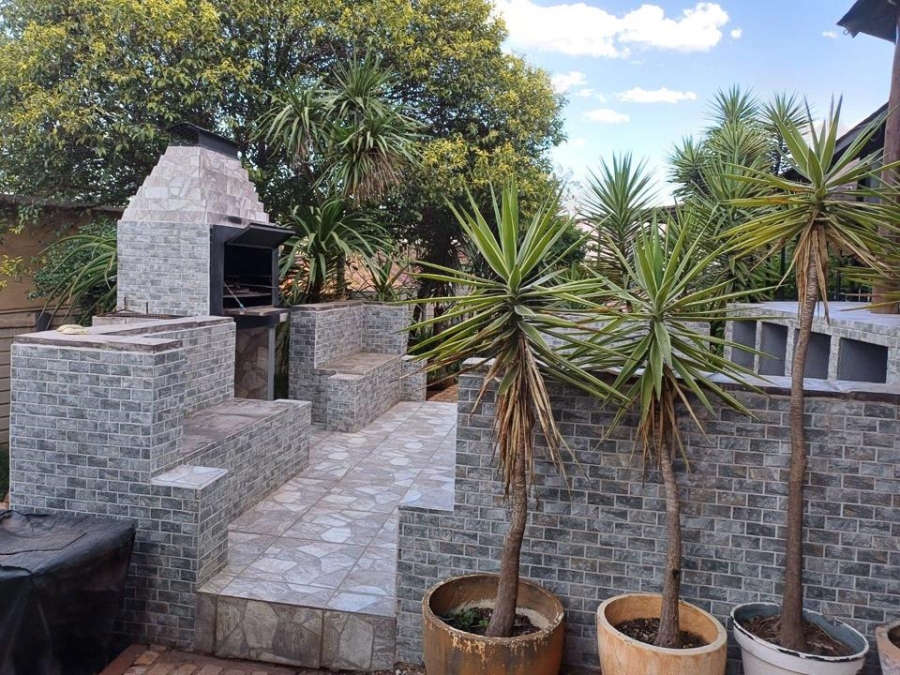 4 Bedroom Property for Sale in Noordkruin Gauteng