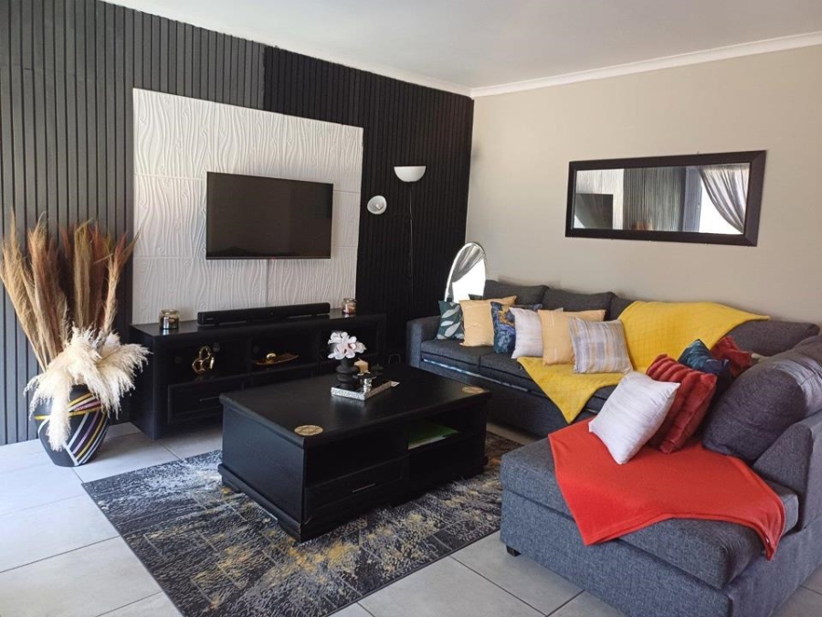 2 Bedroom Property for Sale in Rant En Dal Gauteng