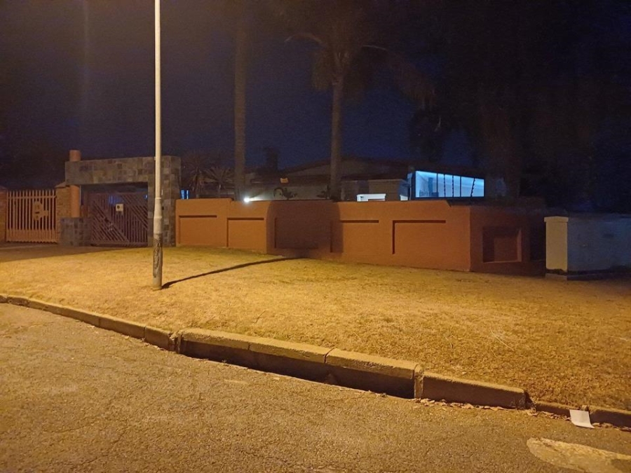 3 Bedroom Property for Sale in Wentworth Park Gauteng