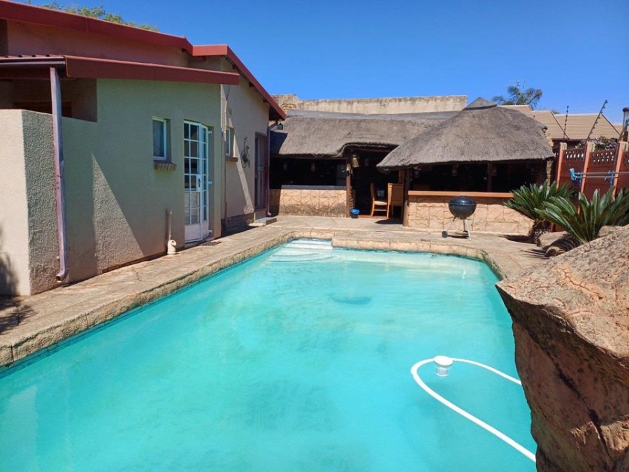 3 Bedroom Property for Sale in Wentworth Park Gauteng