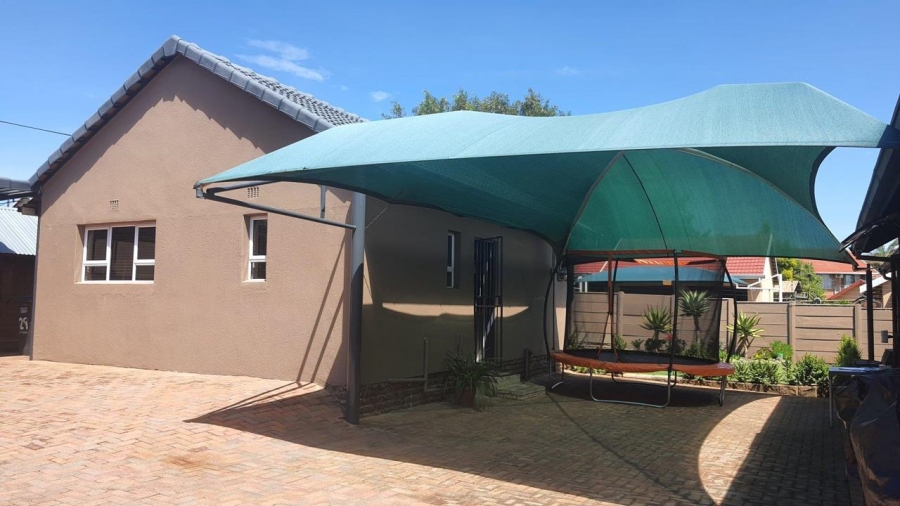 3 Bedroom Property for Sale in Rant En Dal Gauteng