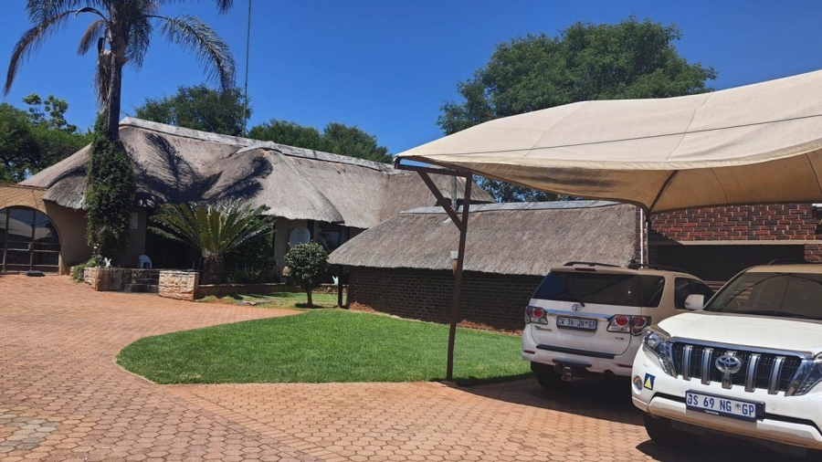 4 Bedroom Property for Sale in Rant En Dal Gauteng