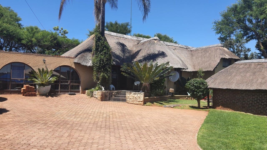 4 Bedroom Property for Sale in Rant En Dal Gauteng