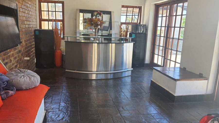 5 Bedroom Property for Sale in Rant En Dal Gauteng