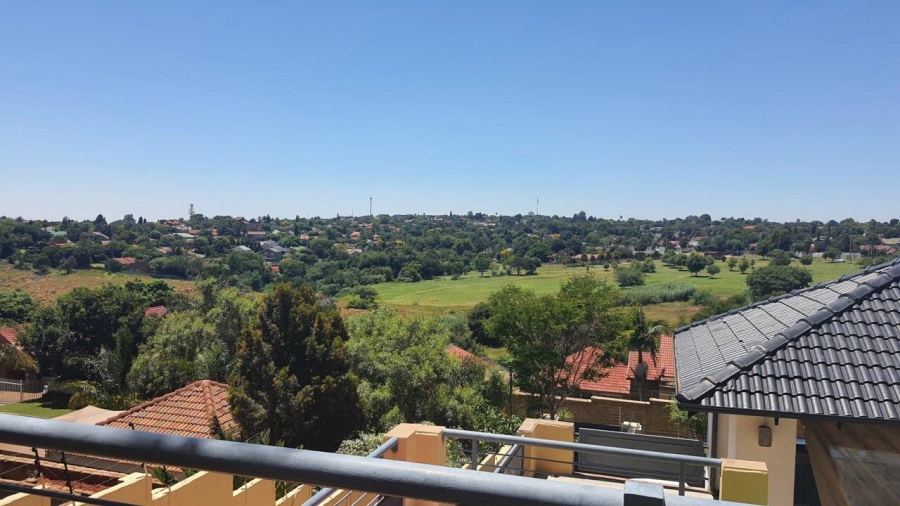 5 Bedroom Property for Sale in Rant En Dal Gauteng