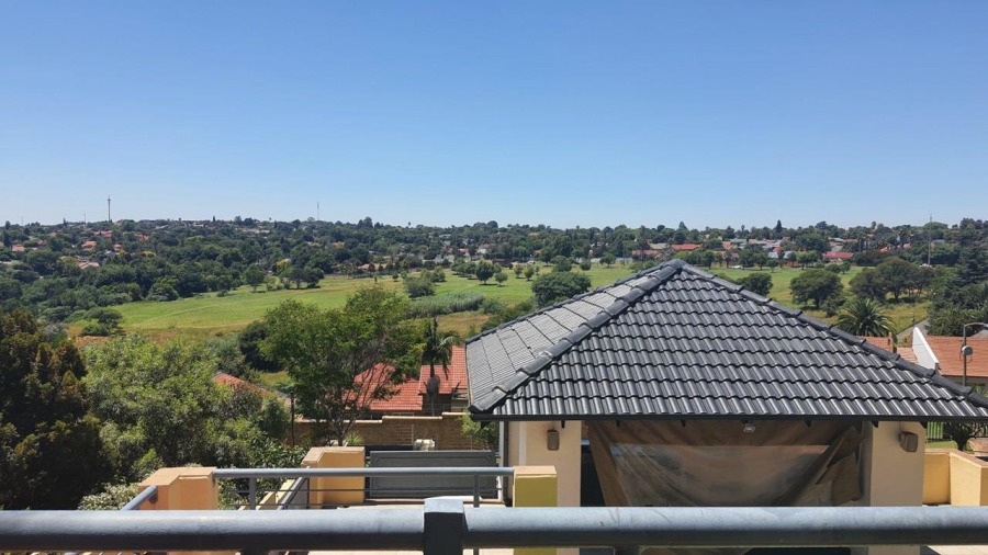 5 Bedroom Property for Sale in Rant En Dal Gauteng