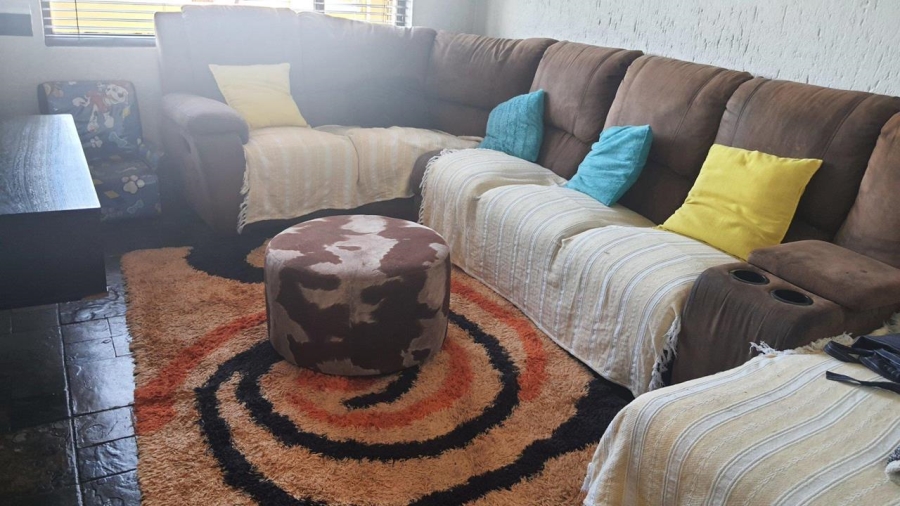 5 Bedroom Property for Sale in Rant En Dal Gauteng