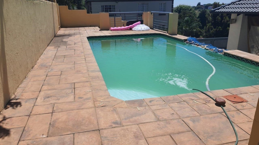 5 Bedroom Property for Sale in Rant En Dal Gauteng