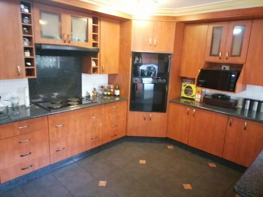 5 Bedroom Property for Sale in Kenmare Gauteng