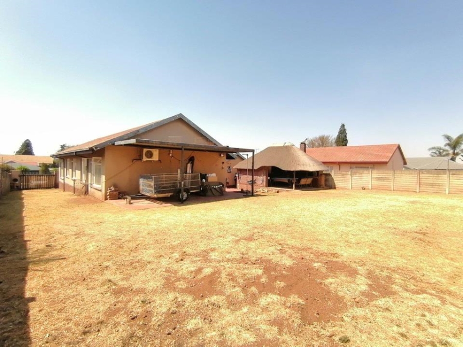 4 Bedroom Property for Sale in Rant En Dal Gauteng