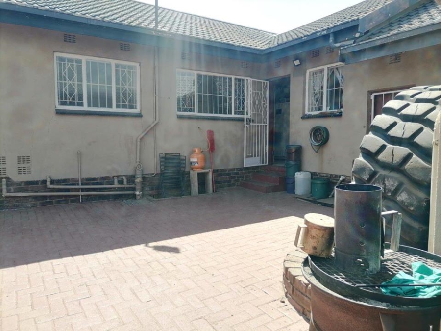 4 Bedroom Property for Sale in Rant En Dal Gauteng