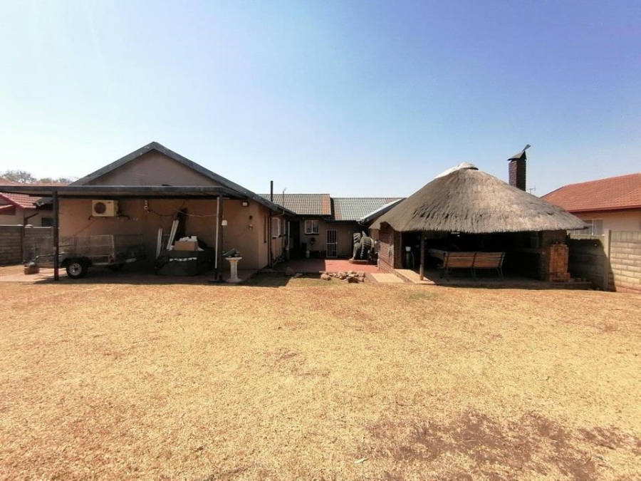 4 Bedroom Property for Sale in Rant En Dal Gauteng