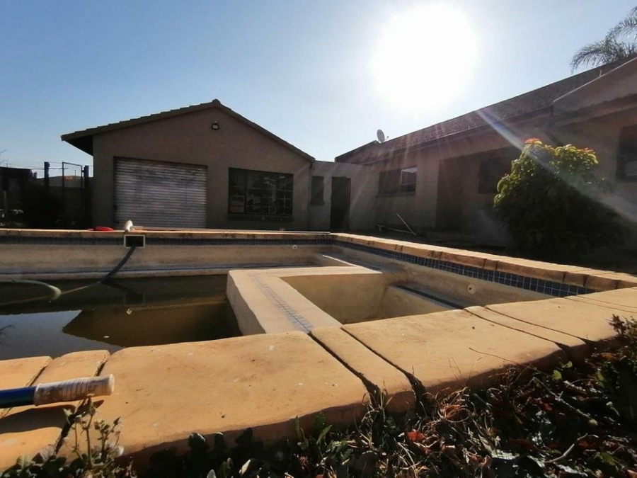 4 Bedroom Property for Sale in Dan Pienaarville Gauteng