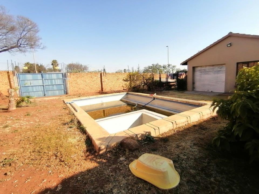 4 Bedroom Property for Sale in Dan Pienaarville Gauteng