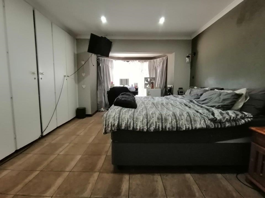 4 Bedroom Property for Sale in Noordheuwel Gauteng