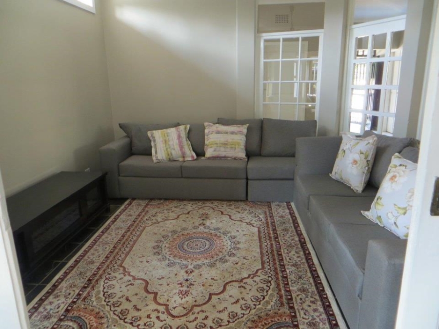 To Let 4 Bedroom Property for Rent in Constantia Kloof Gauteng