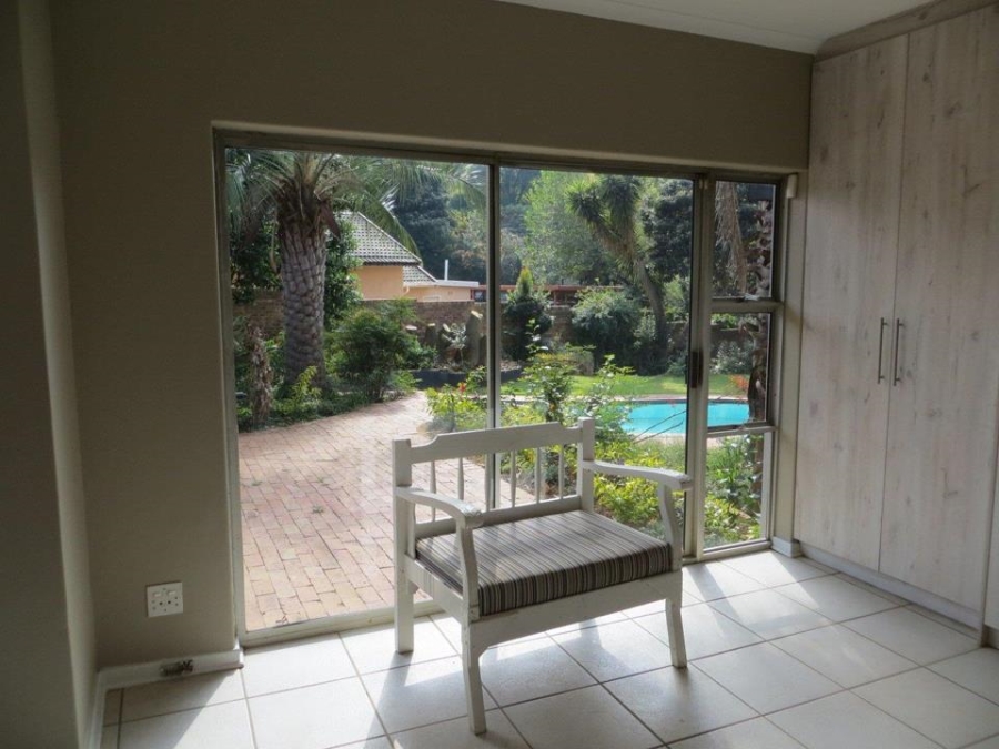 To Let 4 Bedroom Property for Rent in Constantia Kloof Gauteng