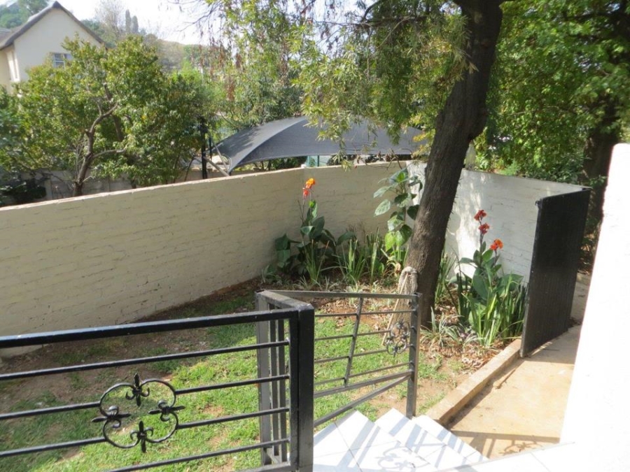 To Let 4 Bedroom Property for Rent in Constantia Kloof Gauteng